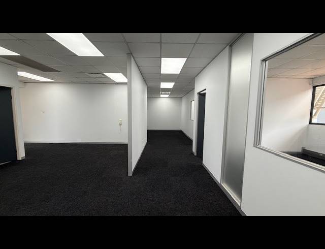 148M² OFFICE TO LET IN WESTVILLE